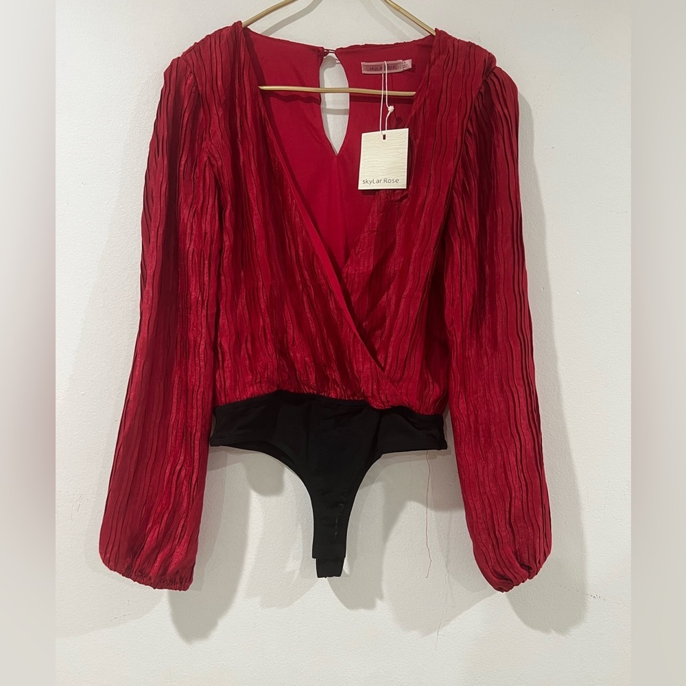 SkyLar Rose Red Long Sleeve Bodysuit  texture S  NWT